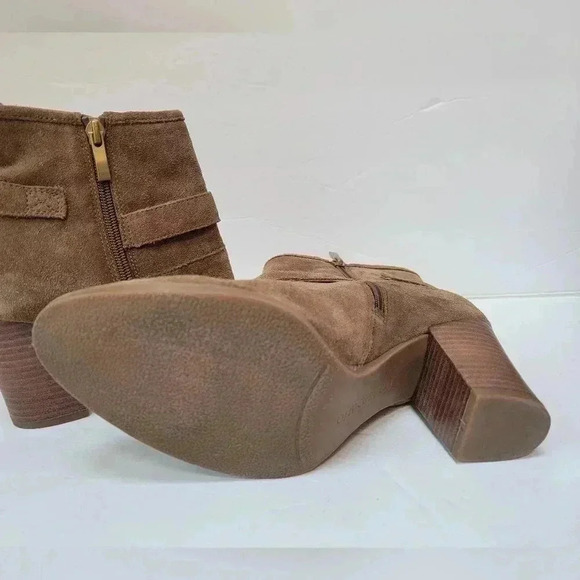 Franco Sarto Dorindo Ankle Booties with Stacked Heel Adjustable Buckle Size 9.5 - Picture 4 of 5